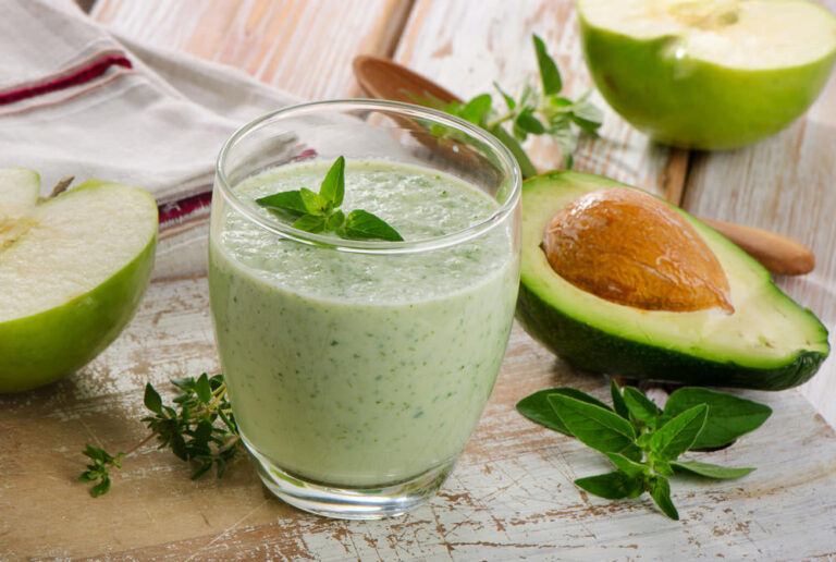 Avocado & Apple Smoothie