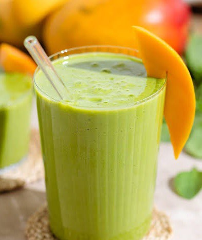 MANGO SPINACH SMOOTHIE
