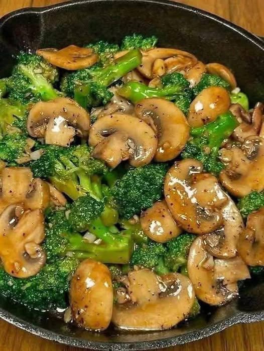Sautéed Mushroom and Broccoli Stir-Fry