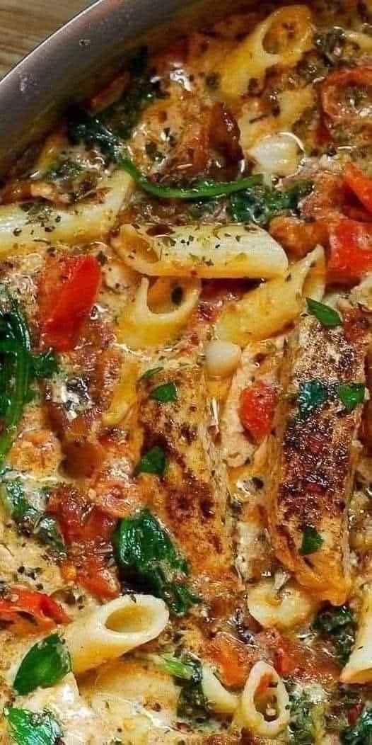 One Pot Creamy Sun-Dried Tomato and Spinach Pasta with Chicken