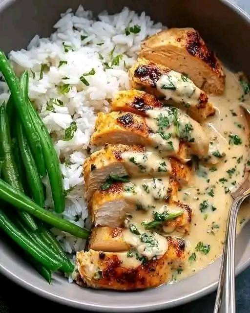 Grilled Chicken Bowl with Creamy Garlic Herb Sauce