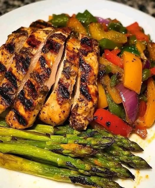 Spicy Grilled Chicken with Sautéed Asparagus & Bell Peppers