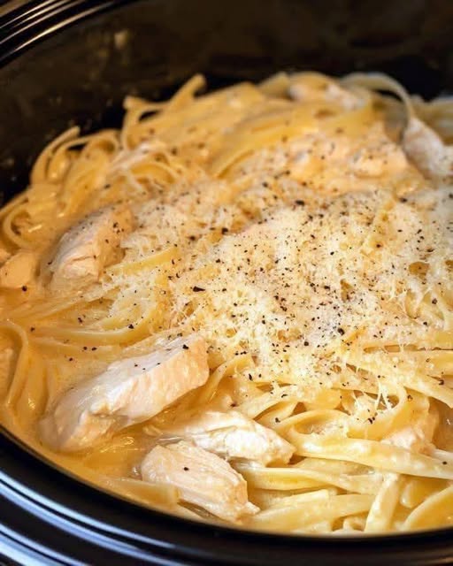 Slow Cooker (Crockpot) Chicken Alfredo